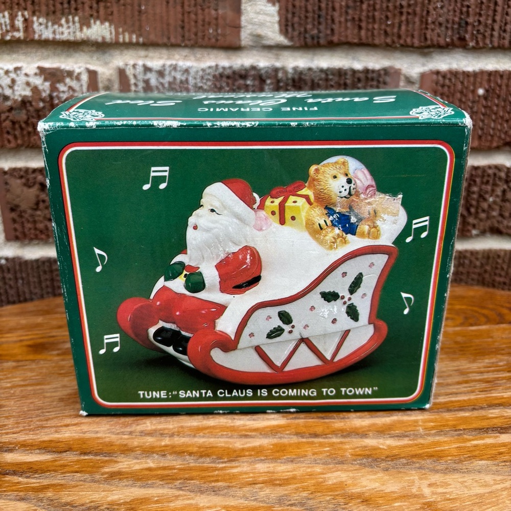 Vintage Christmas Santa Claus Sleigh Musical Box Taiwan Original Box